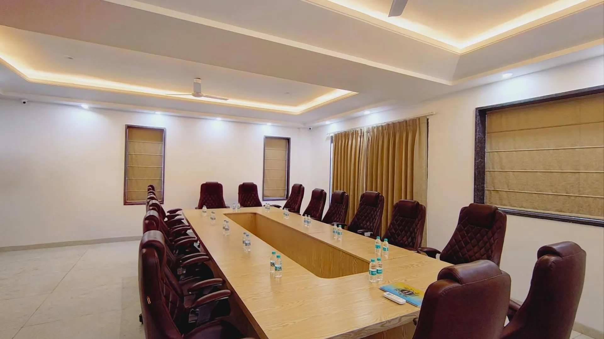 Hotel Elite 32 Avenue - Near Google Building Gurgaon